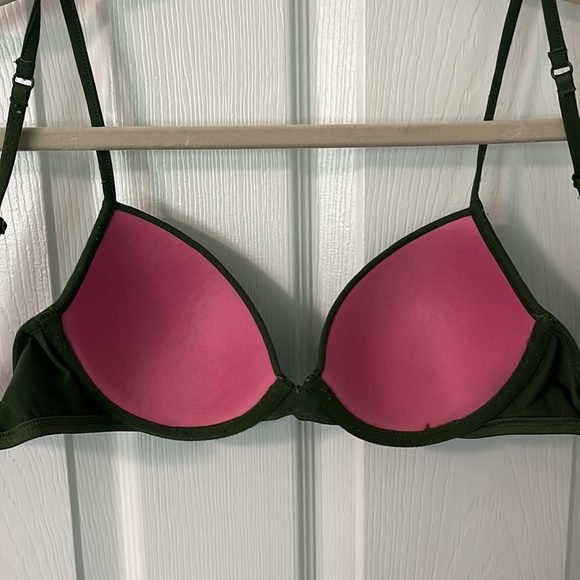 Pink Victoria’s Secret bra - Picture 2 of 3